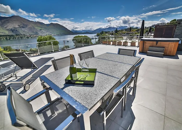 Aparthotel Lakeside 5*